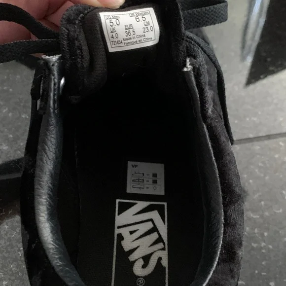 Vans Old Skool Velvet Men’s Black Sneakers - Picture 6 of 8